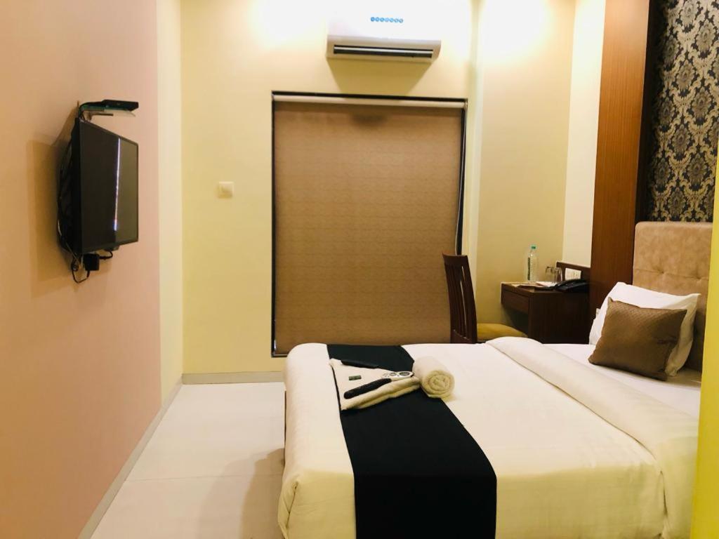 Glitz Hotels 7Even Hills- Nr International Airport Mumbai T2 Exterior foto
